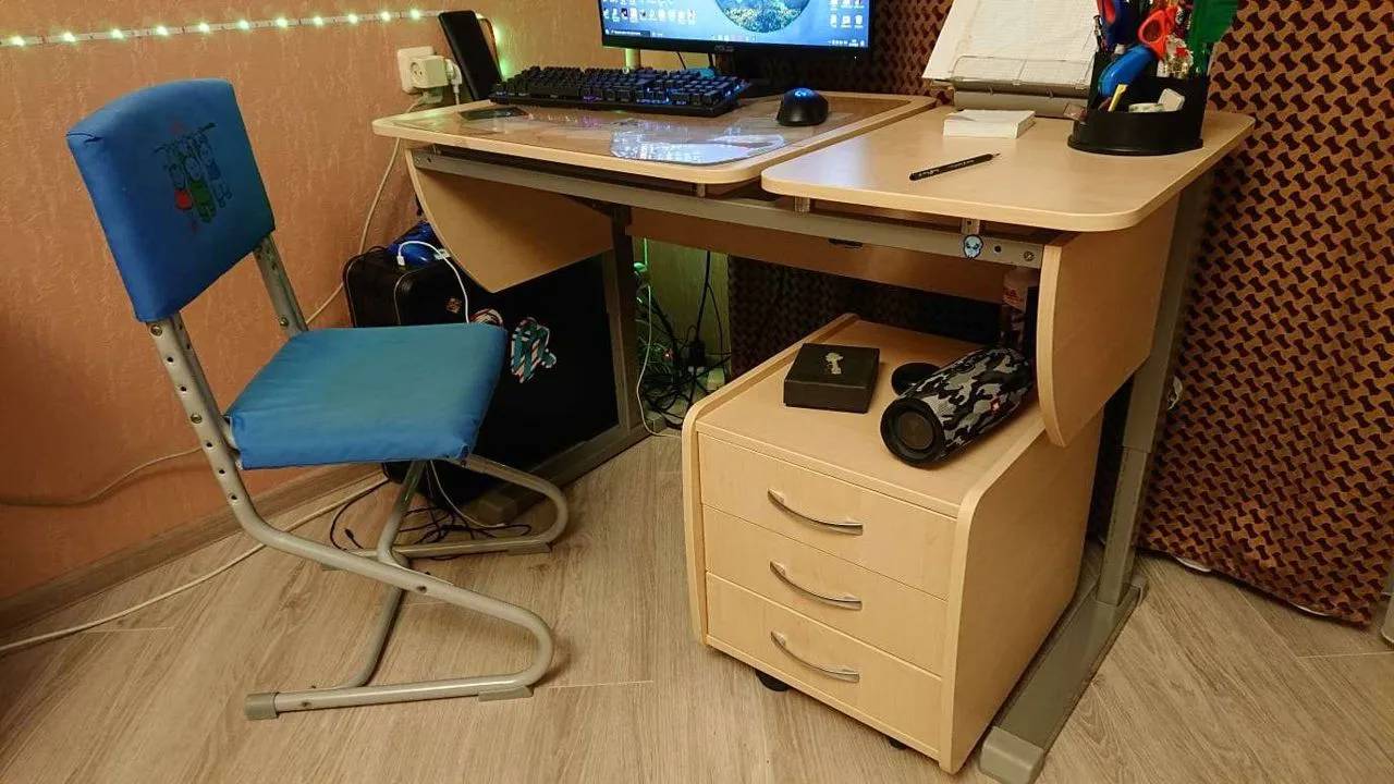 Комплект парта Твин и выкатная тумба 3 ящика